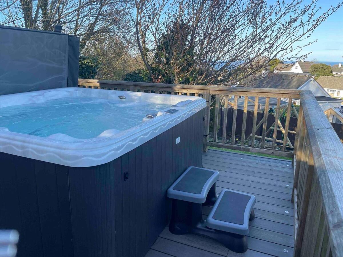 Family Holiday Home In Benllech With Hot Tub Luaran gambar