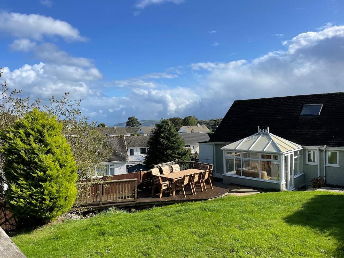 Family Holiday Home In Benllech With Hot Tub Luaran gambar